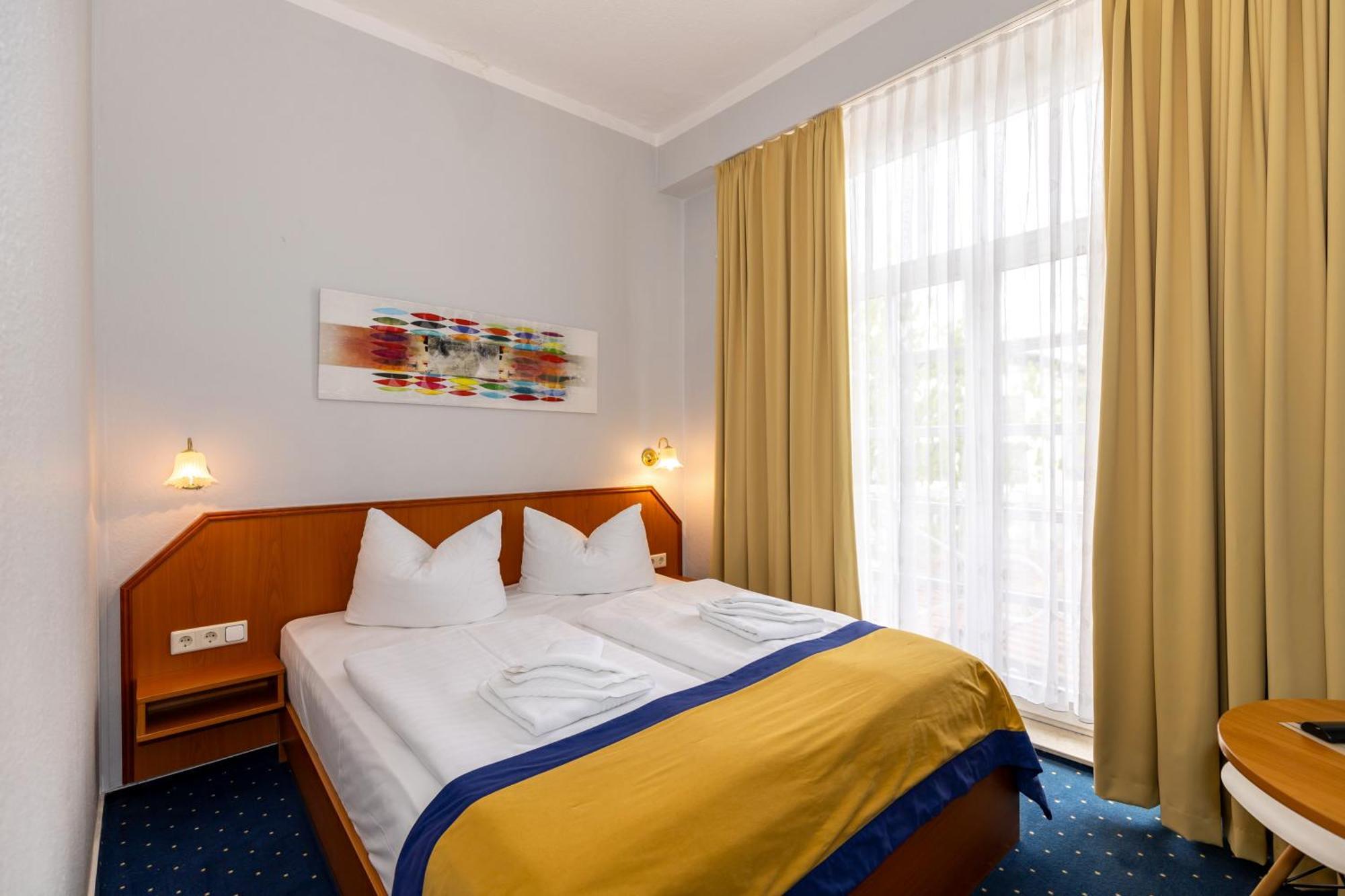 Hotel Zur Traube Ostseebad Kühlungsborn Esterno foto
