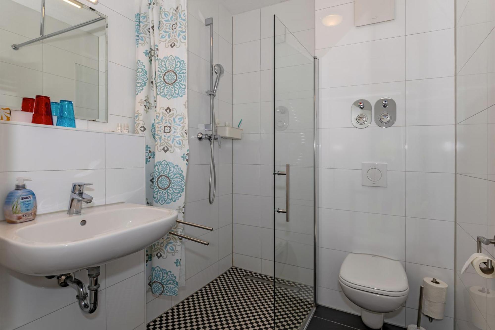Hotel Zur Traube Ostseebad Kühlungsborn Esterno foto