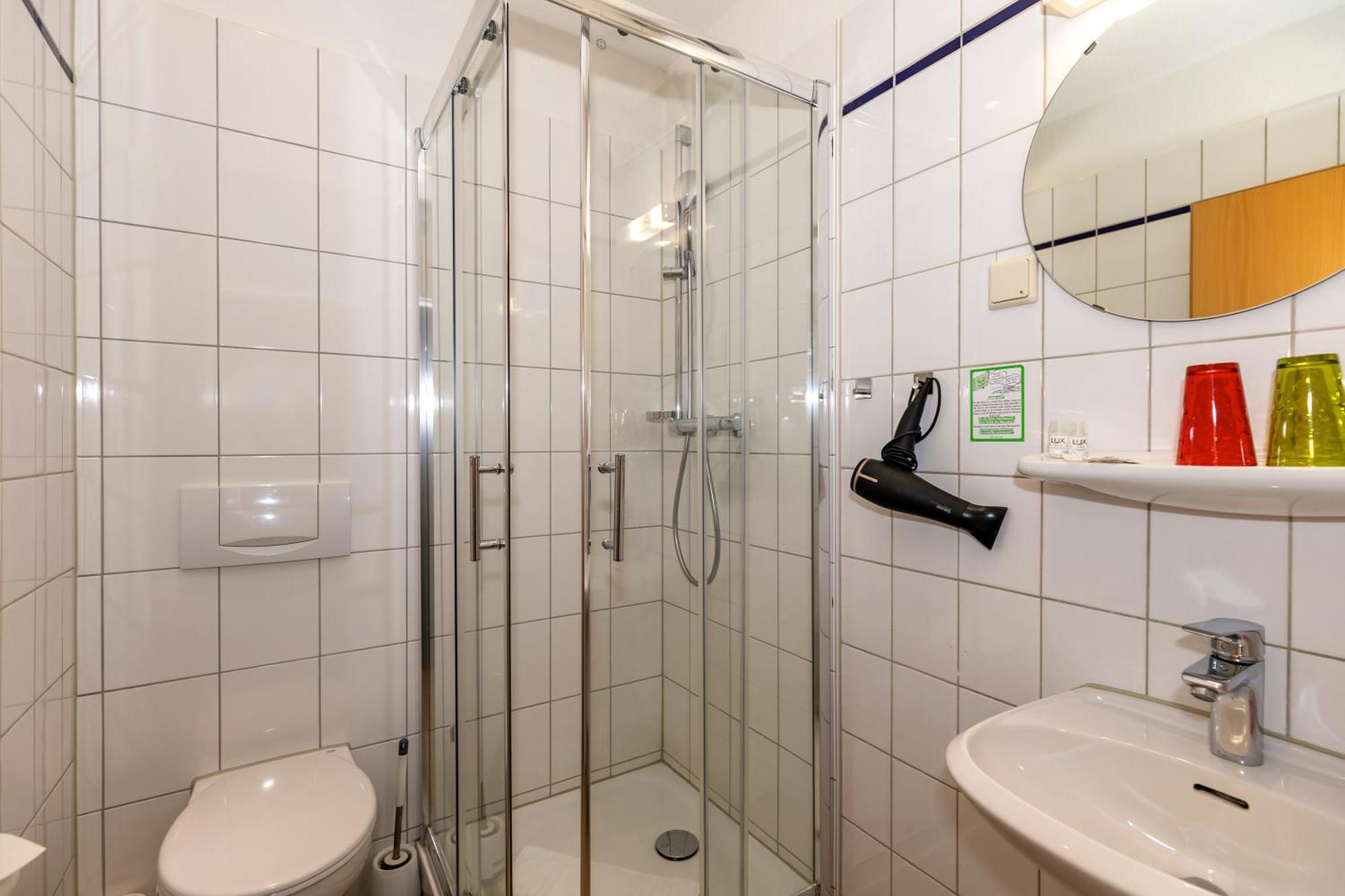 Hotel Zur Traube Ostseebad Kühlungsborn Esterno foto